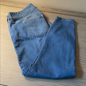 Torrid Skinny Leg Jegging Jeans Size 18